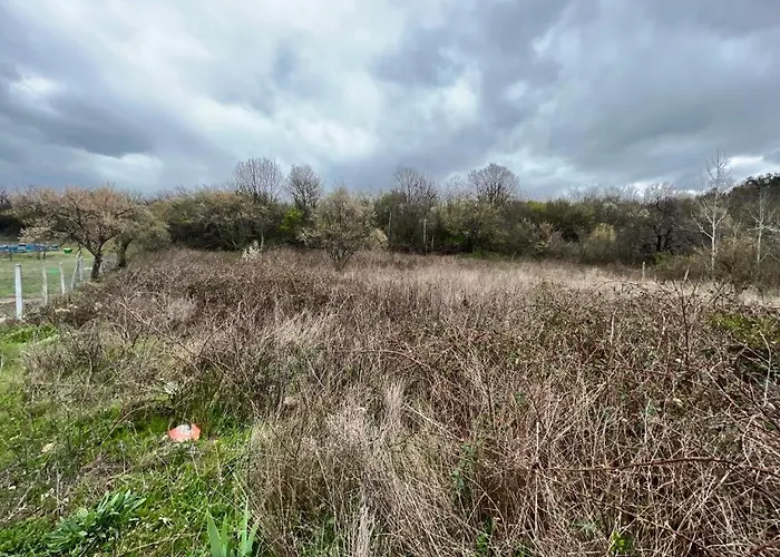 частен двор Bulgarian For Tents Kamp alanı Kazanlŭk